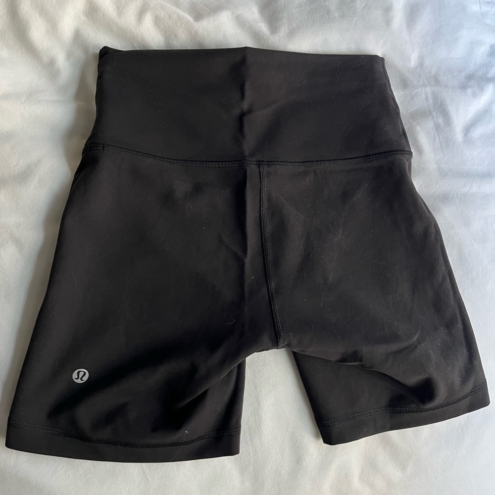 Lululemon Wunder Train Bike Shorts 6 in